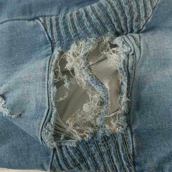 Spark Distressed Skinny Medium Wash - size 36 x 34 - Picture 6 of 9